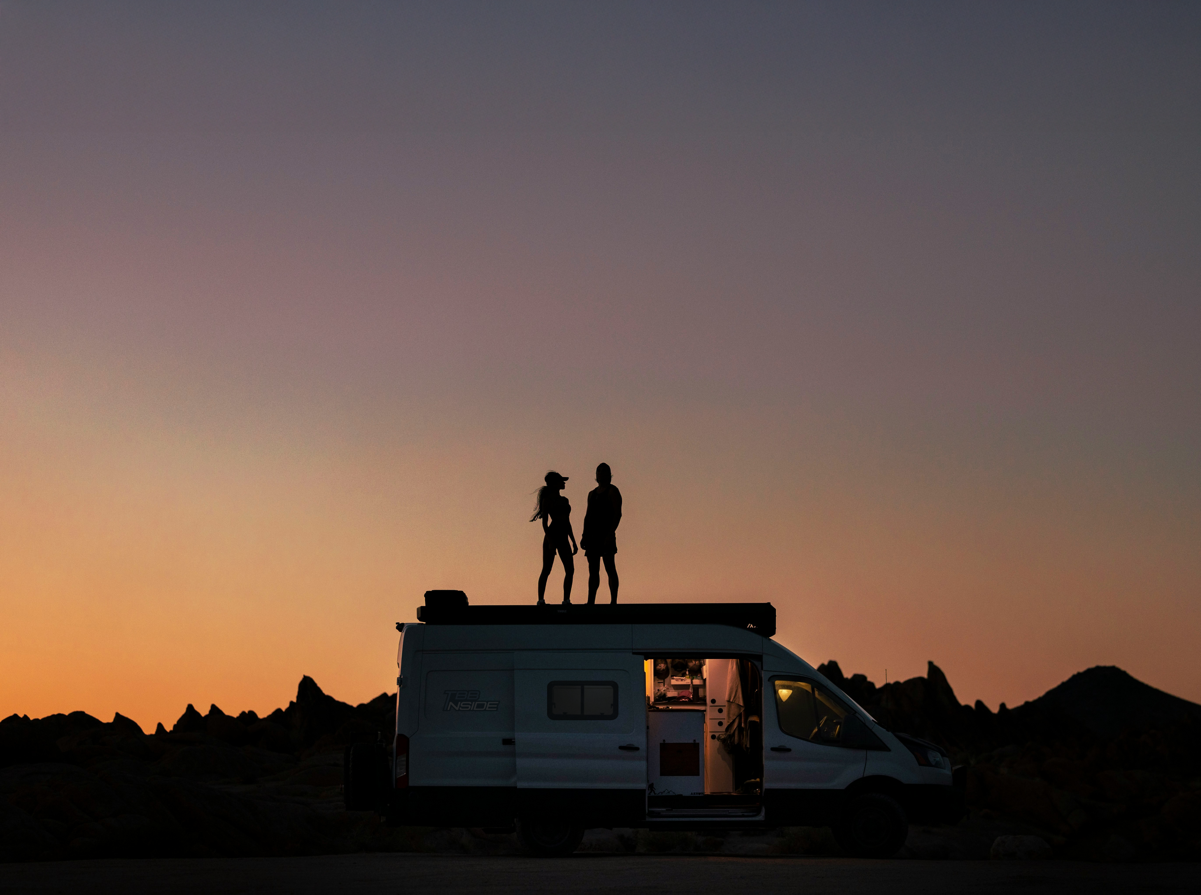 Modular RV power system solution for off-grid travel